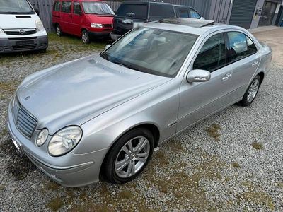 Usata Mercedes E200 122 CV (89 kW) 2004 Argento Berlina