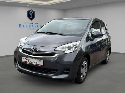 Gebraucht Toyota Verso-S Life 99 PS (72 kW) 2014 Grey metallic Van / Kleinbus