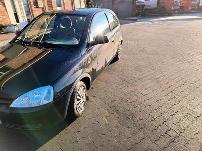 Schwarz Gebraucht 2001 Opel Corsa Kleinwagen | 800 € (Fairer Preis)