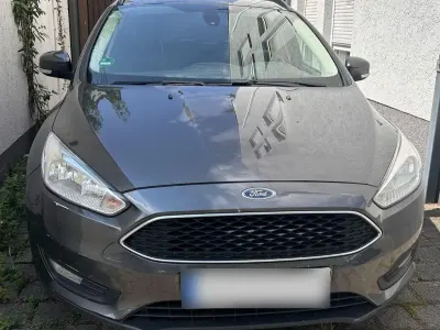 Gebraucht Ford Focus Business Edition 125 PS (91 kW) 2015 Grau Limousine