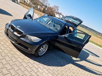 Gebraucht BMW 320 150 PS (110 kW) 2006 Schwarz Kombi