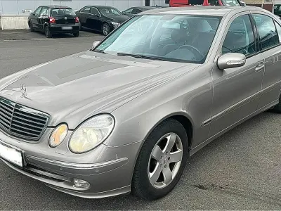 Gebraucht Mercedes 200 Avantgarde 163 PS (119 kW) 2003 Gold Limousine