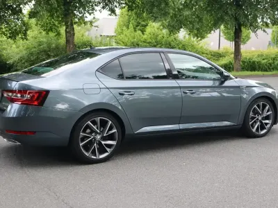 Gebraucht Skoda Superb SportLine 190 PS (139 kW) 2017 Grau Limousine