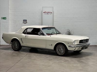 Usata Ford V8 203 CV (149 kW) 1965 Bianco Cabrio