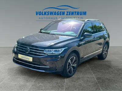 Gebraucht VW Tiguan Elegance 200 PS (147 kW) 2022 Deep black perleffekt (metallic) SUV