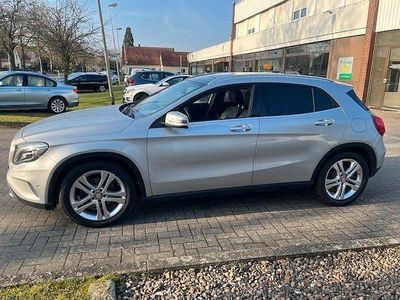 Gebraucht Mercedes GLA200 136 PS (100 kW) 2016 Silber SUV