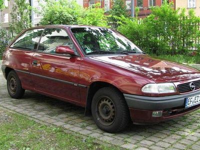 Gebraucht Opel Astra 102 PS (75 kW) 1996 Rot Kleinwagen