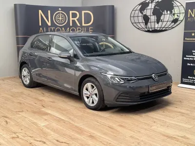 Gebraucht VW Golf VIII Life 116 PS (85 kW) 2024 Delfingrau metallic (metallic) Limousine