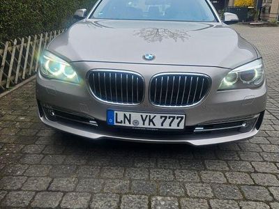 Gebraucht BMW 730 Exclusive 258 PS (189 kW) 2014 Grau Limousine