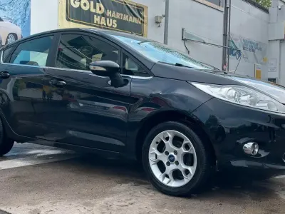 Gebraucht Ford Fiesta Titanium 82 PS (60 kW) 2012 Schwarz Limousine