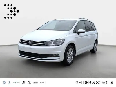Neu VW Touran Comfortline 150 PS (110 kW) 2026 Pure white uni Van / Kleinbus