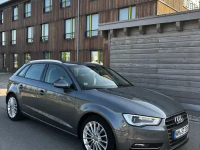 Gebraucht Audi A3 Attraction 150 PS (110 kW) 2013 Grau Limousine