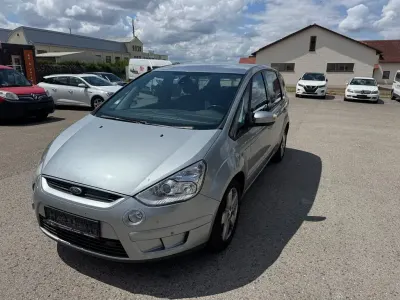 Gebraucht Ford S-MAX Titanium 140 PS (102 kW) 2008 Silber Van / Kleinbus
