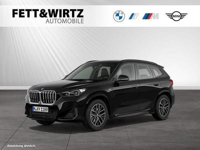 Saphirschwarz metallic Gebraucht 2025 BMW X1 M Sport SUV | 36.863 € (Superpreis)