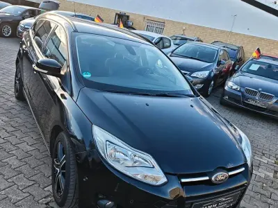 Gebraucht Ford Focus 125 PS (91 kW) 2014 Schwarz Kombi