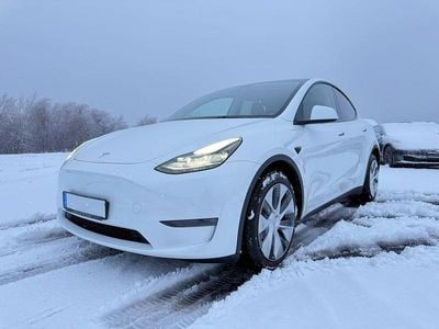 Weiß Gebraucht 2022 Tesla Model Y SUV | 28.228 € (Guter Preis)