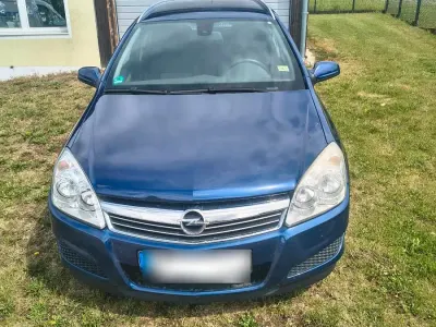 Gebraucht Opel Astra 140 PS (102 kW) 2009 Blau Kombi
