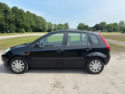 Brugt Ford Fiesta Ghia 80 HK (58 kW) 2002 Sort Hatchback