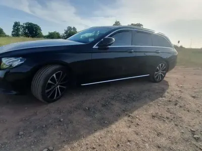 Gebraucht Mercedes E300 245 PS (180 kW) 2019 Schwarz Kombi