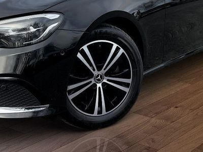 Gebraucht Mercedes E220 Avantgarde 200 PS (147 kW) 2023 Schwarz Limousine