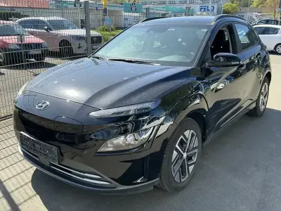 Second-hand Hyundai Kona Select 100 kW (136 CP) 2023 Negru SUV