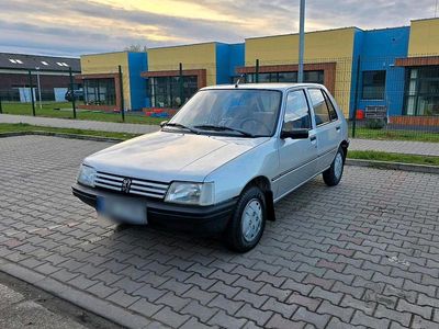 Brugt Peugeot 205 54 HK (39 kW) 1991 Sølv Hatchback