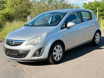 Gebraucht Opel Corsa Edition 87 PS (63 kW) 2012 Silber Kleinwagen