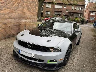 Gebraucht Ford Mustang 305 PS (224 kW) 2012 Rot Kleinwagen