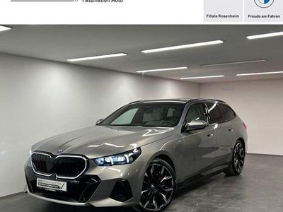 Gebraucht BMW 550e M Sport 489 PS (359 kW) 2025 Grau Kombi