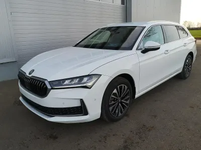 Neu Skoda Superb Selection 220 PS (161 kW) 2025 Weiß (purewhite) Kombi