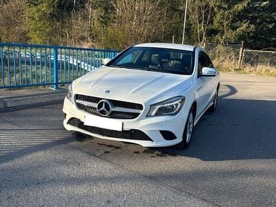 Gebraucht Mercedes CLA200 Urban 136 PS (100 kW) 2014 Weiß Coupé