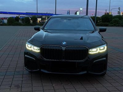 Second-hand BMW 745e M Sport 394 CP (289 kW) 2019 Negru Berlinǎ
