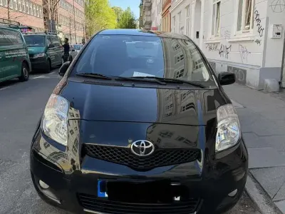 Gebraucht Toyota Yaris Edition 99 PS (72 kW) 2011 Schwarz Kleinwagen