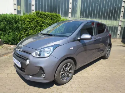 Gebraucht Hyundai i10 Trend 67 PS (49 kW) 2018 Star dust Kleinwagen