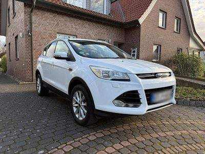 Begagnad Ford Kuga Titanium 150 HK (110 kW) 2015 Vit SUV