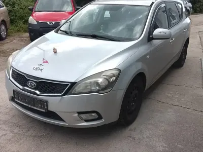 Gebraucht Kia Ceed 130 PS (95 kW) 2012 Grau Kleinwagen