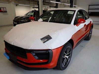 Neu Porsche Macan 265 PS (194 kW) 2026 Rot SUV