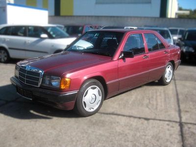 Rot Gebraucht 1992 Mercedes 190 Limousine | 3.499 €