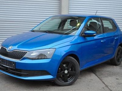 Blau Gebraucht 2015 Skoda Fabia Ambition Limousine | 6.990 € (Fairer Preis)