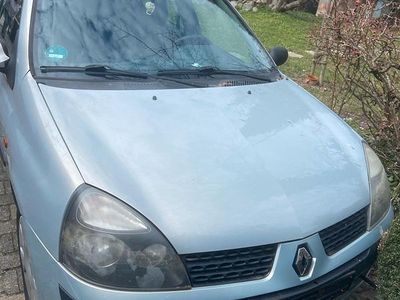 Gebraucht Renault Clio II 75 PS (55 kW) 2002 Silber Kleinwagen