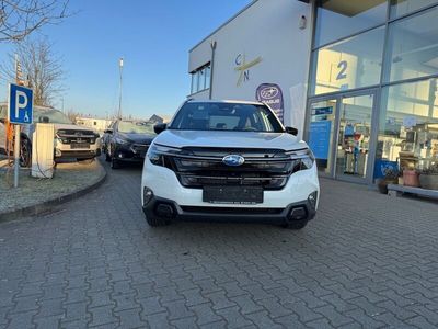 Neu Subaru Forester Platinum 136 PS (100 kW) 2025 Weiß SUV