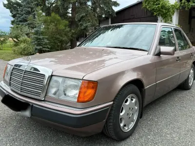 Gebraucht Mercedes E200 136 PS (100 kW) 1993 Andere farben Limousine