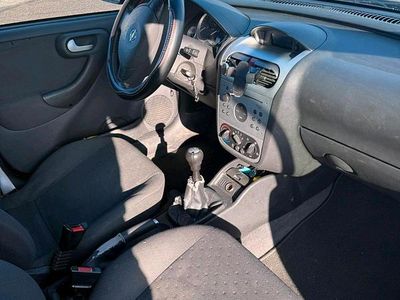 Blau Gebraucht 2003 Opel Corsa Kleinwagen | 1.199 € (Fairer Preis)