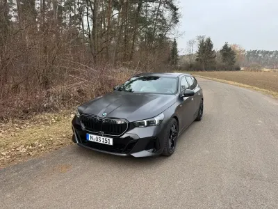 Gebraucht BMW 540 Performance 303 PS (222 kW) 2025 Schwarz Kombi