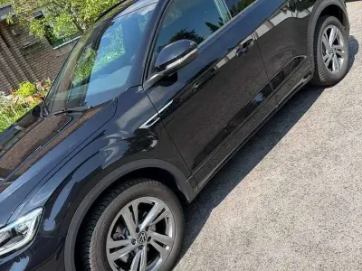 Usata VW T-Roc R-line 150 CV (110 kW) 2021 Nero SUV