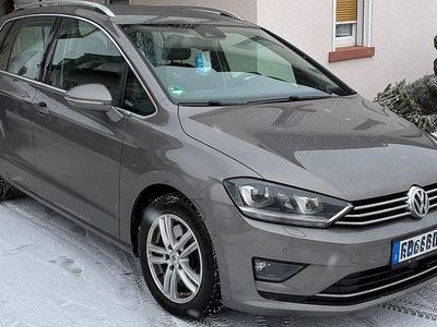 Grau Gebraucht 2015 VW Golf Sportsvan Highline Van / Kleinbus | 10.800 € (Fairer Preis)