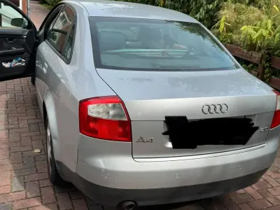 Gebraucht Audi A4 130 PS (95 kW) 2003 Grau Limousine