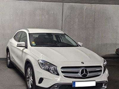 Mercedes GLA220