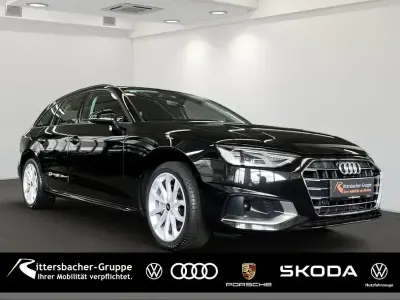Gebraucht Audi A4 Advanced 204 PS (150 kW) 2022 Mythosschwarz metallic Kombi