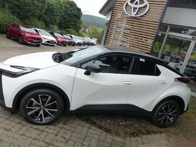 Neu Toyota C-HR 197 PS (144 kW) 2025 Platinum weiß SUV